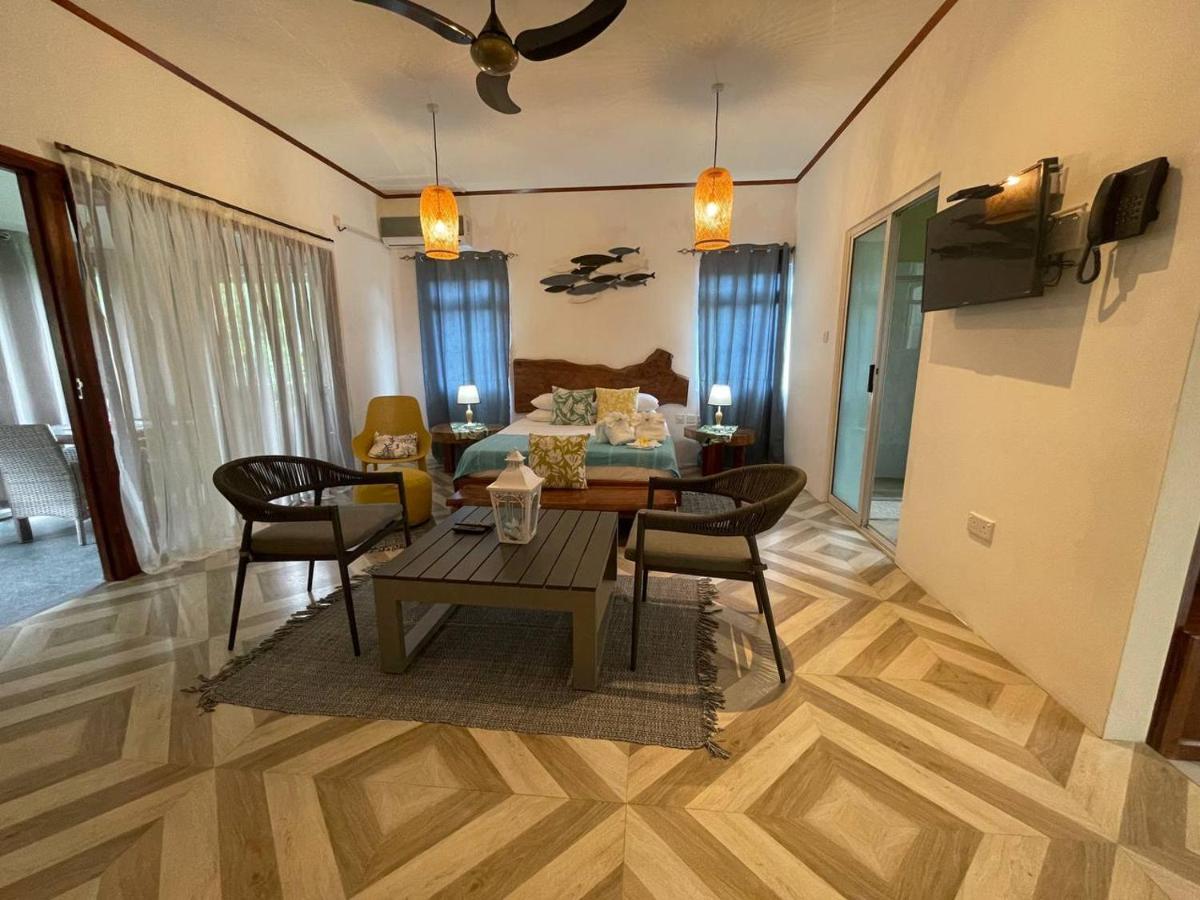 Milles Montagnes Residence Anse Royale Exterior photo