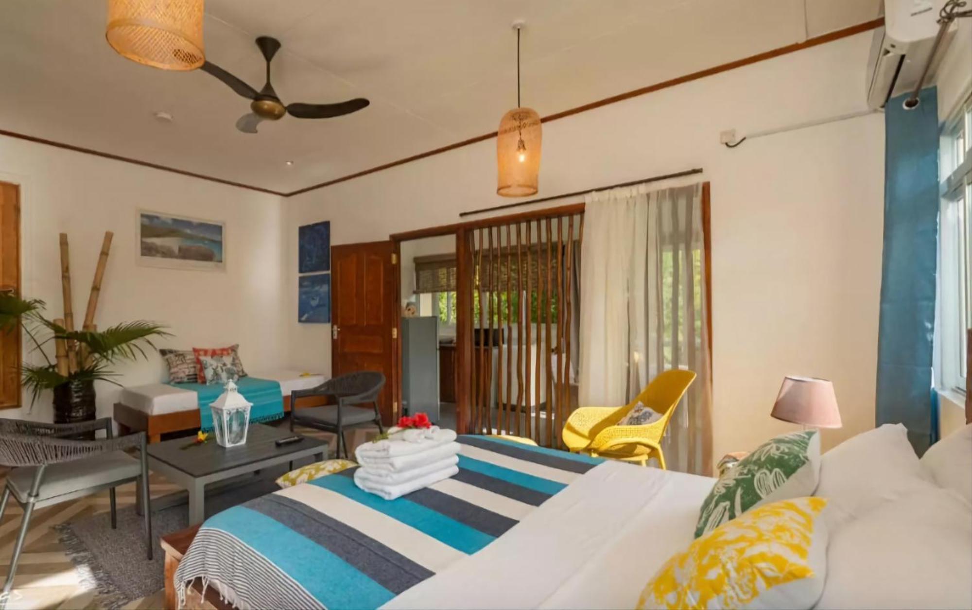 Milles Montagnes Residence Anse Royale Exterior photo