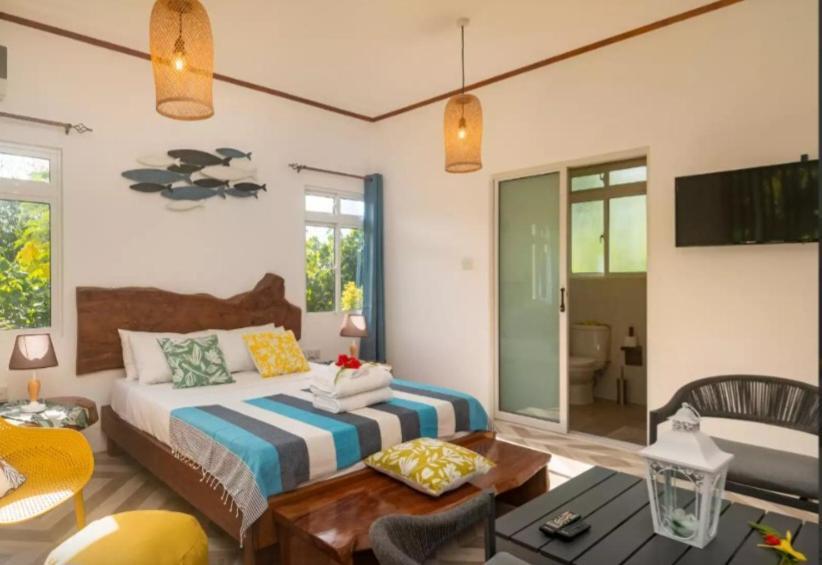 Milles Montagnes Residence Anse Royale Exterior photo