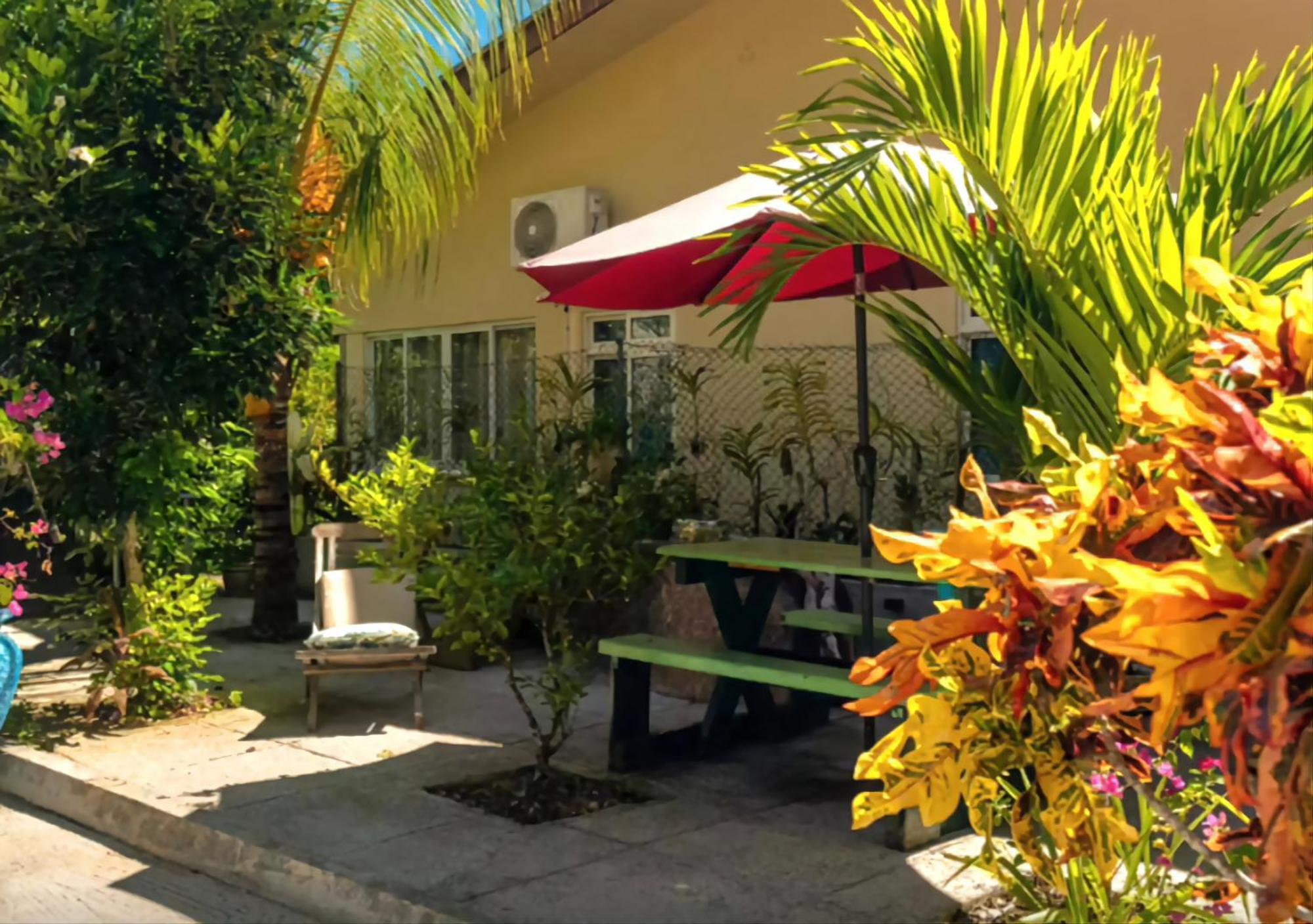 Milles Montagnes Residence Anse Royale Exterior photo