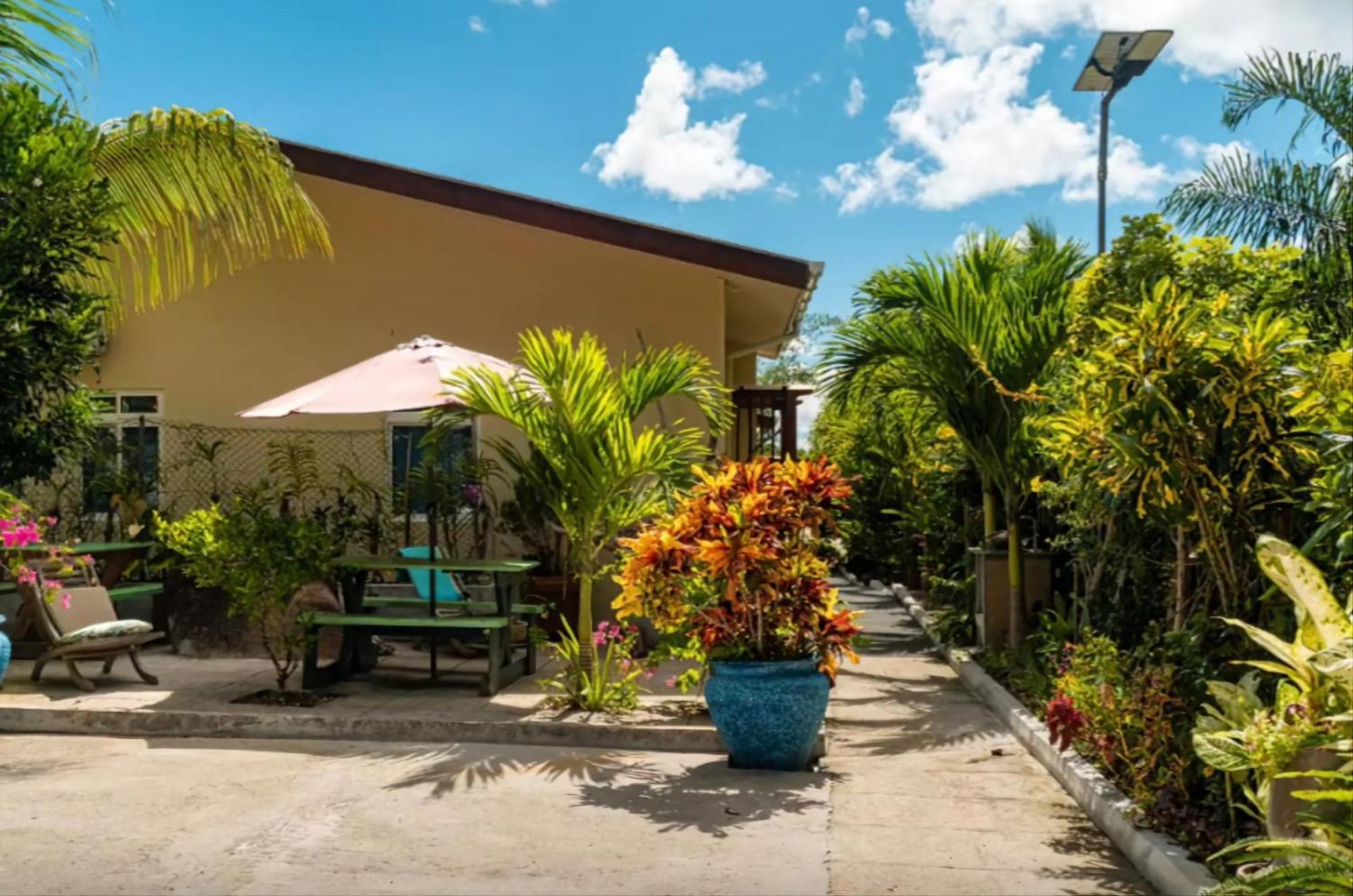 Milles Montagnes Residence Anse Royale Exterior photo