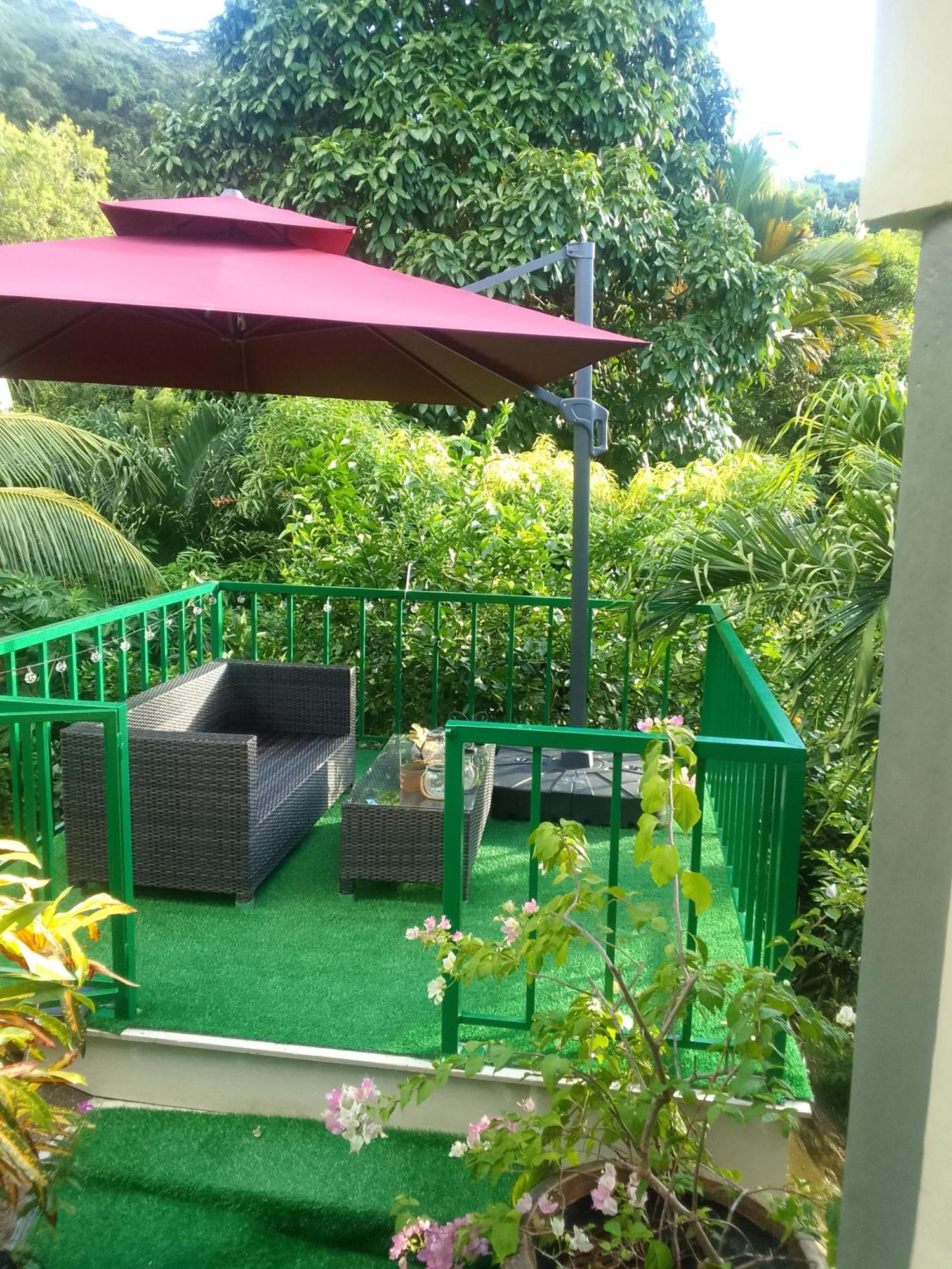 Milles Montagnes Residence Anse Royale Exterior photo